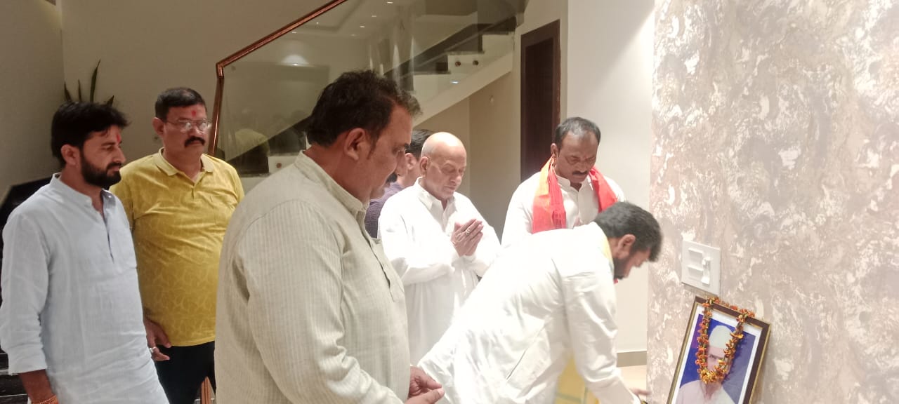 AYUSH Minister Dayashankar Mishra ‘Dayalu’ Expresses Condolences on Demise of Prof. G.C. Tripathi’s Father AYUSH Minister Dayashankar Mishra ‘Dayalu’ Expresses Condolences on Demise of Prof. G.C. Tripathi’s Father