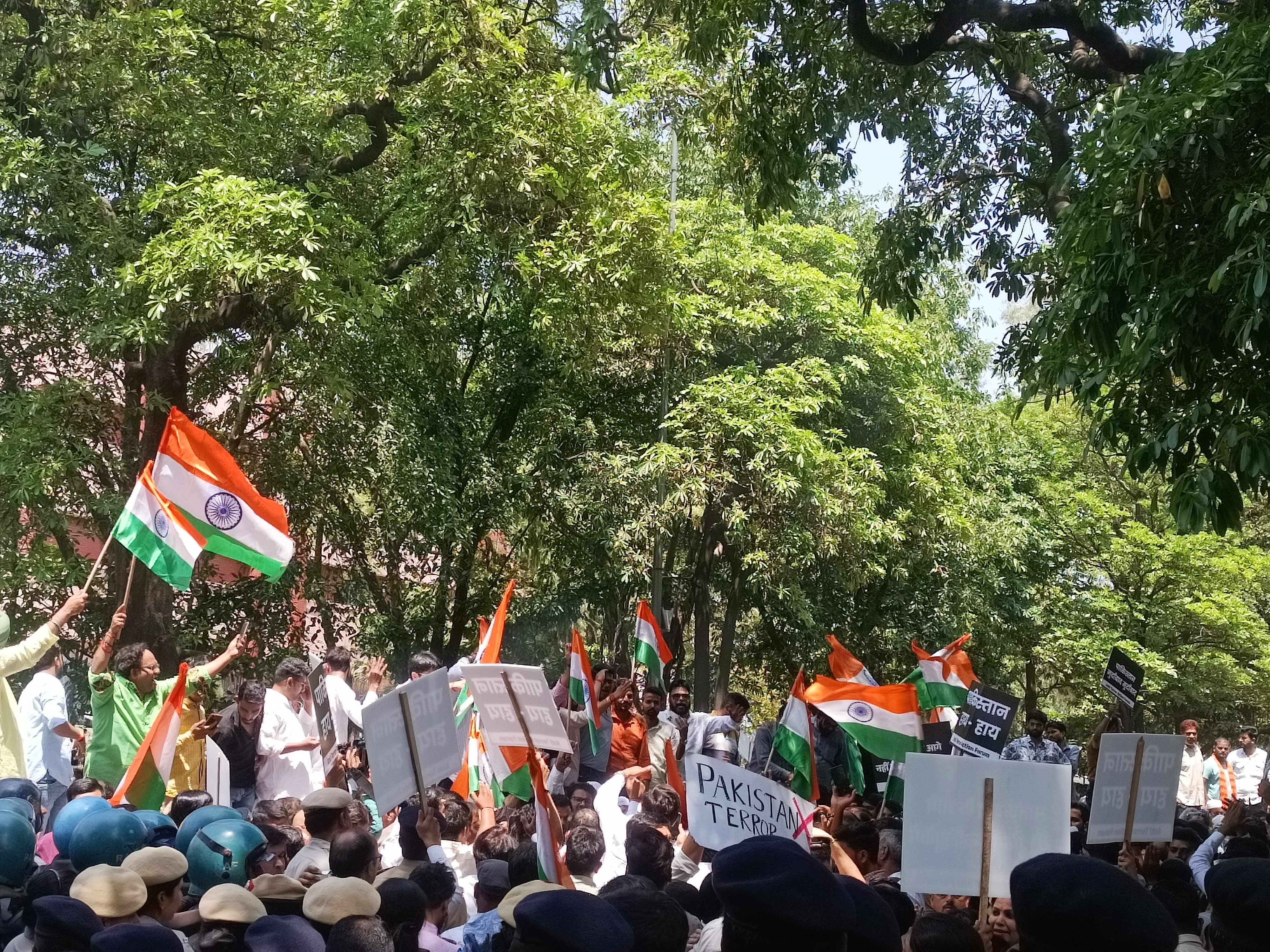 BJP workers protesting against Pakistan. BJP workers protesting against Pakistan.
