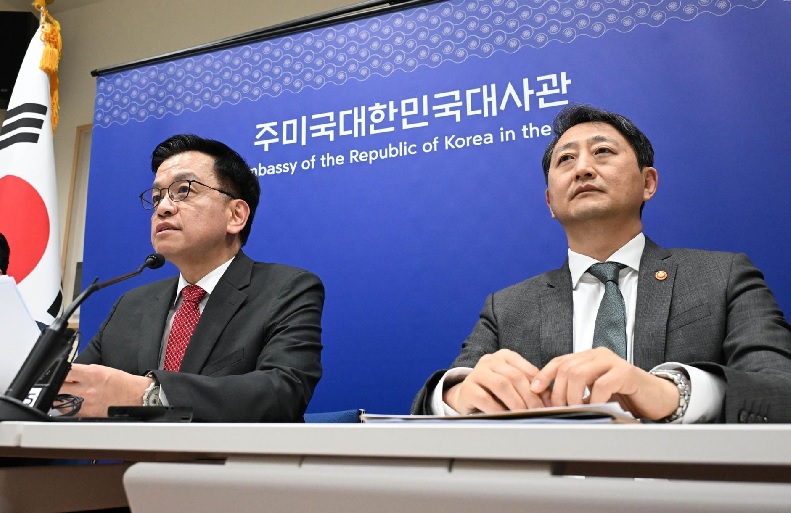 South Korea's Deputy Prime Minister and Finance Minister Choi Sang-mok (left) and Minister of Trade, Industry and Energy Ahn Duk-geun addressed a press conference at the Korean Embassy in Washington, D.C. Photo courtesy of the South Korean Ministry of Finance. South Korea's Deputy Prime Minister and Finance Minister Choi Sang-mok (left) and Minister of Trade, Industry and Energy Ahn Duk-geun addressed a press conference at the Korean Embassy in Washington, D.C. Photo courtesy of the South Korean Ministry of Finance.