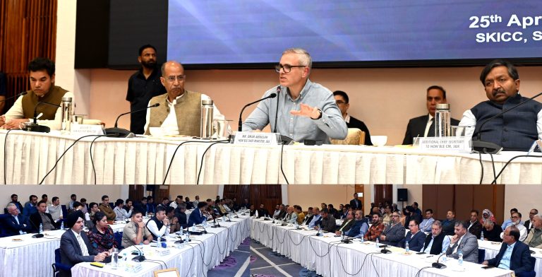 CM Holds Interaction With Tourism, Business Stakeholders In Kashmir CM Holds Interaction With Tourism, Business Stakeholders In Kashmir
