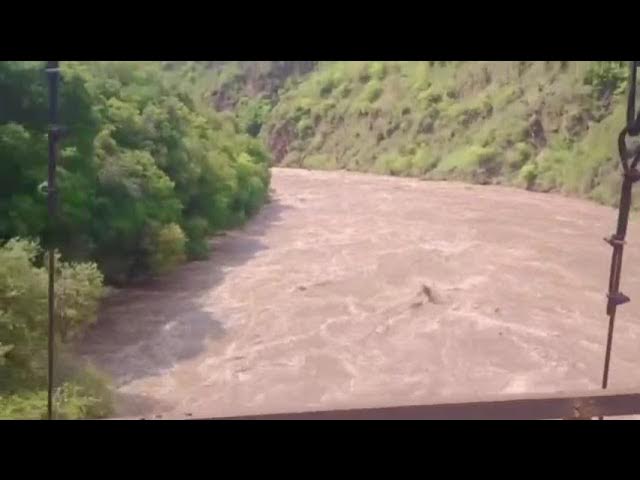 Sudden surge in Jhelum River triggered widespread flooding in pakistan Sudden surge in Jhelum River triggered widespread flooding in pakistan