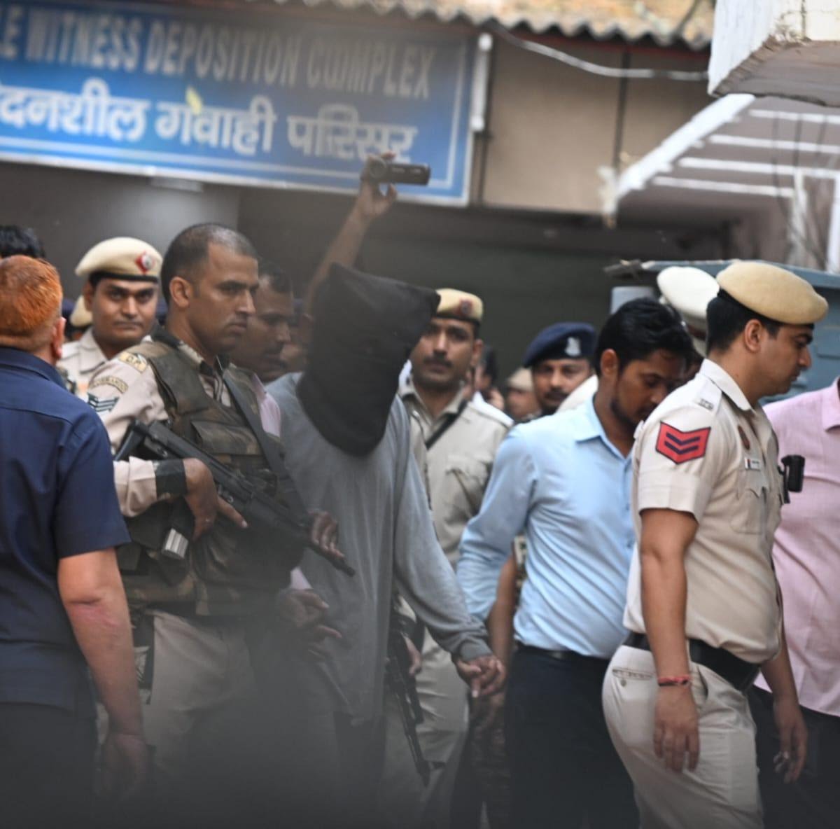 26/11 Mumbai terror attack accused Tahawwur Rana at the Patiala House Court in New Delhi on April 28 26/11 Mumbai terror attack accused Tahawwur Rana at the Patiala House Court in New Delhi on April 28