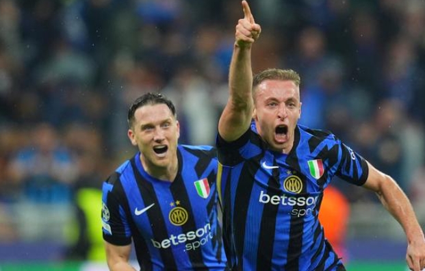 Inter Milan players celebrating after scoring a goal. Inter Milan players celebrating after scoring a goal.