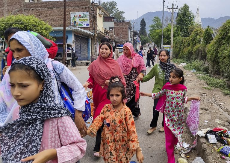 13 Killed, Over 50 Injured As Pak Army Pounds Villages Along LoC In J&K; Poonch Worst Hit; People Evacuated 13 Killed, Over 50 Injured As Pak Army Pounds Villages Along LoC In J&K; Poonch Worst Hit; People Evacuated