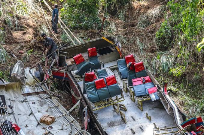 Bus accident in Sri Lanka, 22 Buddhists dead, rescue and relief operation intensified