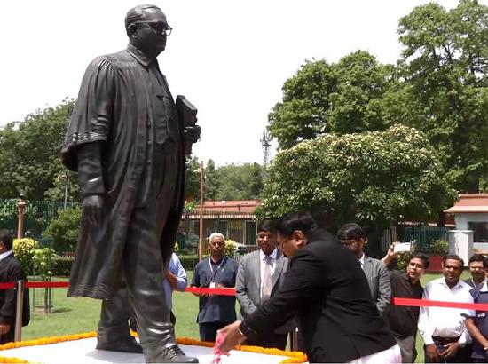After taking the oath, CJI Justice B.R. Gavai paid homage to Gandhi and Ambedkar After taking the oath, CJI Justice B.R. Gavai paid homage to Gandhi and Ambedkar