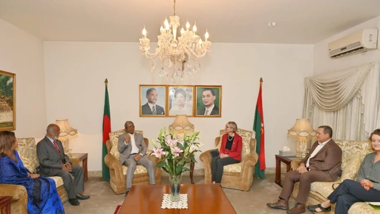 British High Commissioner Sarah Cook met with BNP leaders in Dhaka today. Photo: Dhaka Tribune British High Commissioner Sarah Cook met with BNP leaders in Dhaka today. Photo: Dhaka Tribune
