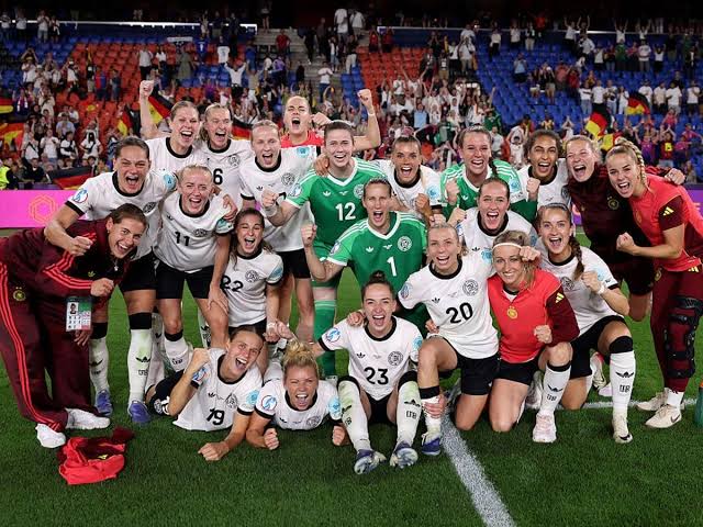 Germany advances to the Euro 2025 semi-finals by beating France 6-5 on penalties after a 1-1 draw.