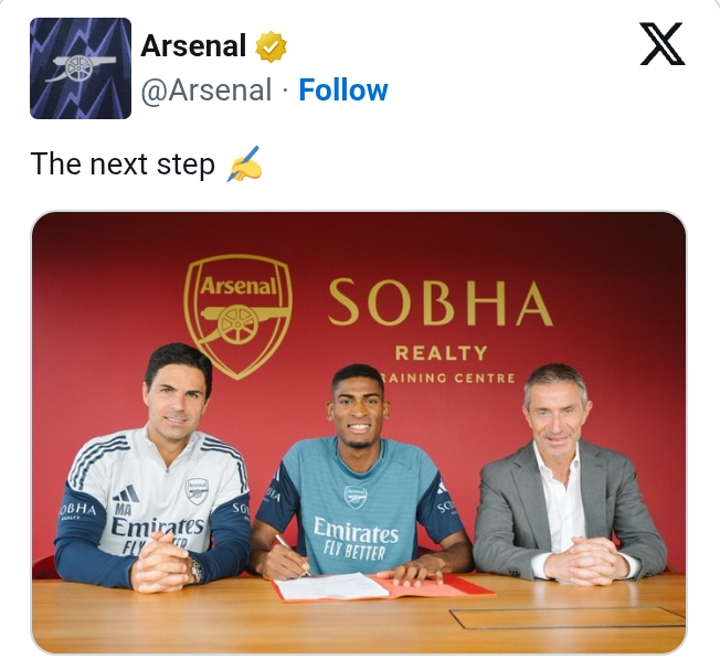 Cristhian Mosquera signs for Arsenal Cristhian Mosquera signs for Arsenal