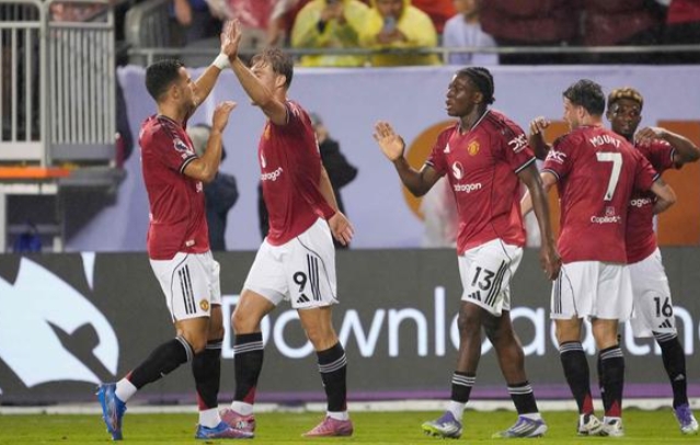 Premier League: Manchester United beats Bournemouth 4-1; West Ham defeats Everton 2-1 Premier League: Manchester United beats Bournemouth 4-1; West Ham defeats Everton 2-1