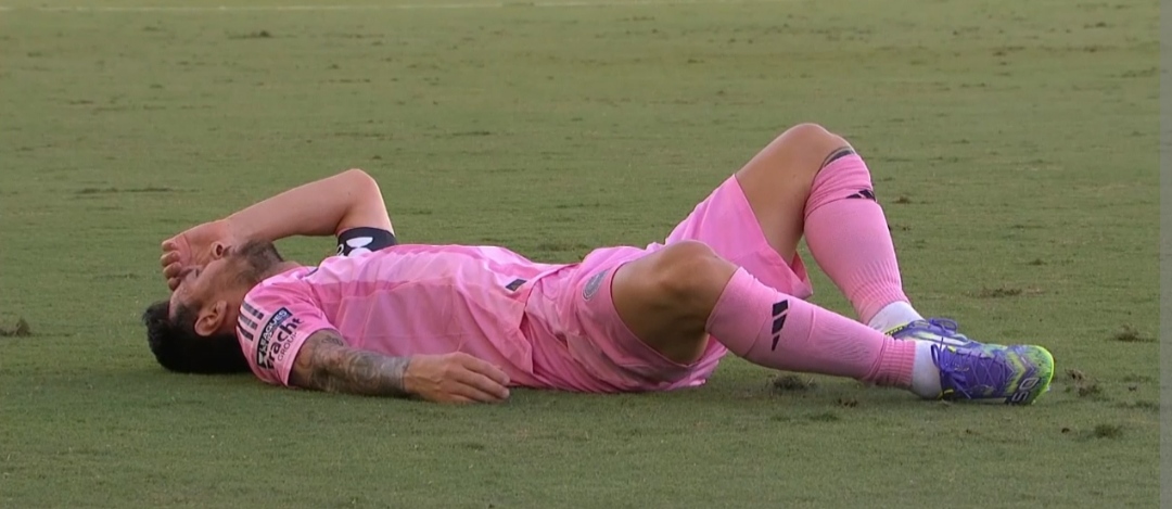 Lionel Messi suffers injury