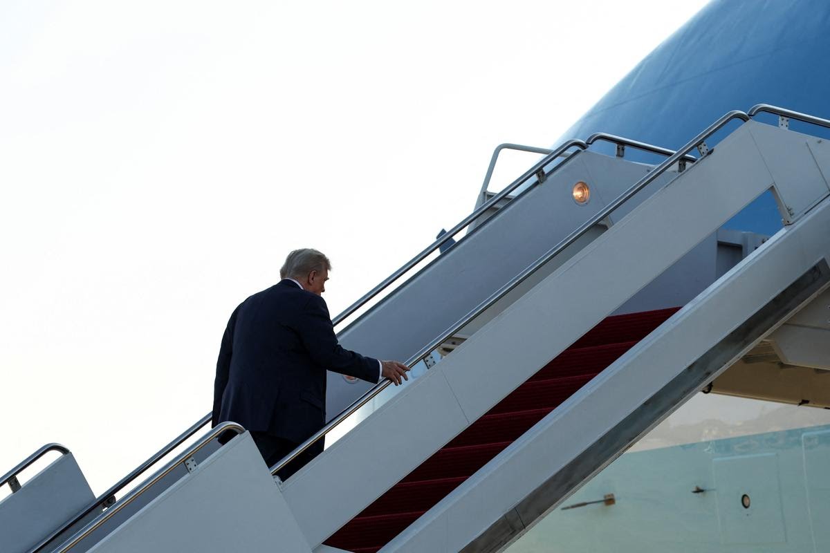 Trump Departs for Alaska