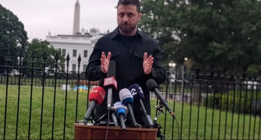Ukrainian President Volodymyr Zelensky briefing the Media Ukrainian President Volodymyr Zelensky briefing the Media