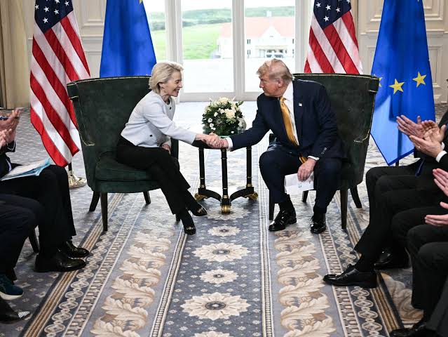 US President DonaldTrump and European Commission President Ursula von der Leyen