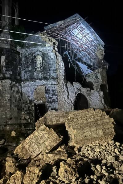 Deadly 6.9 Quake Rocks Central Philippines, 19 Dead and Counting Deadly 6.9 Quake Rocks Central Philippines, 19 Dead and Counting