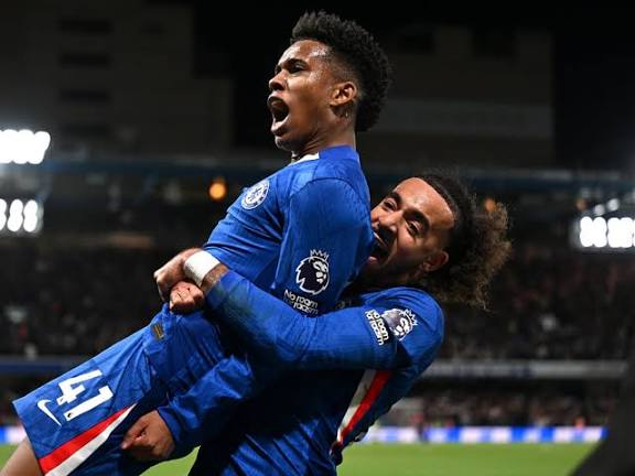 Chelsea Stuns Liverpool 2-1 with Last-Gasp Winner in Premier League Thriller