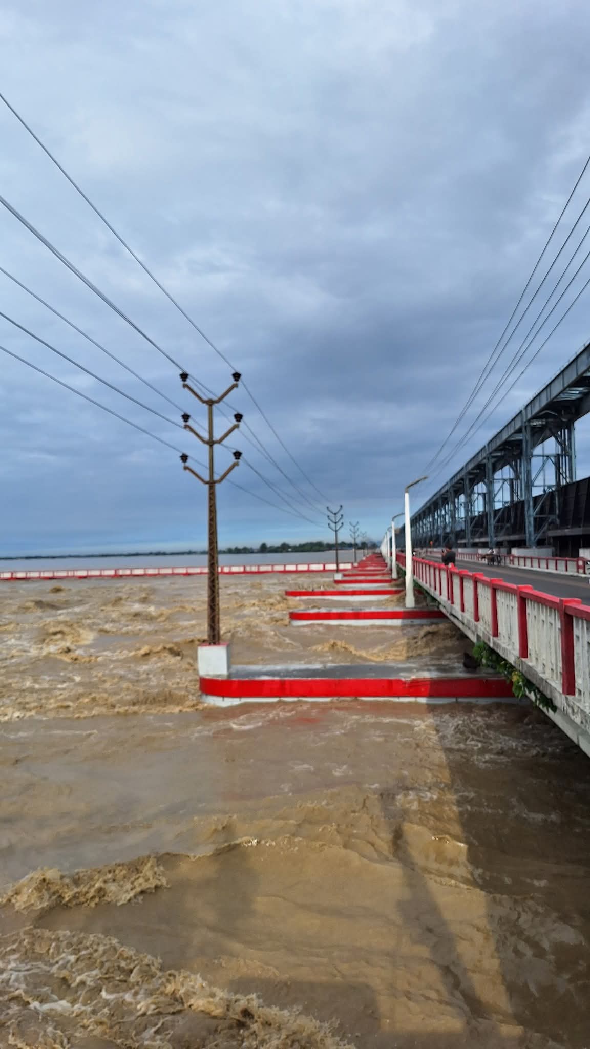 Water Level in Koshi River Recedes; Barrage Bridge Reopened for Traffic