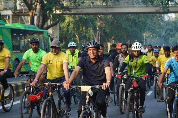 Mandaviya Leads Fitness Push with Para-Athletes, Calls on Doctors to Guide a Healthier Nation Mandaviya Leads Fitness Push with Para-Athletes, Calls on Doctors to Guide a Healthier Nation