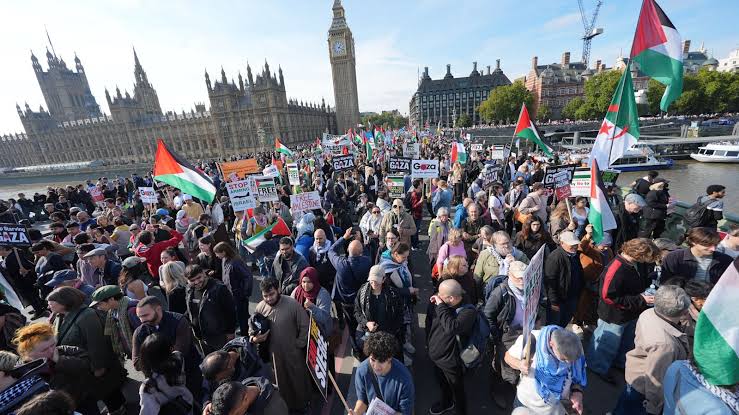 London Sees Massive Pro-Palestinian March Following Gaza Ceasefire London Sees Massive Pro-Palestinian March Following Gaza Ceasefire